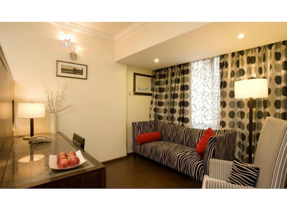 Фото The Shalimar Hotel