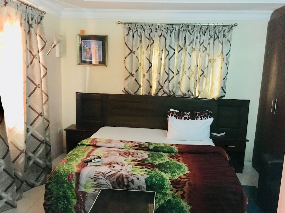 Фото Hymax Grace Hotel and Suites