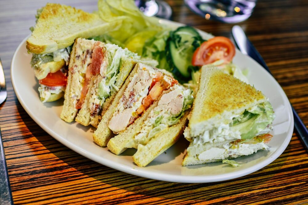 Фото The Dutch Mill Hotel