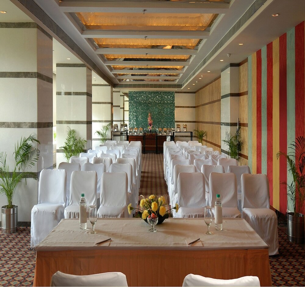 Фото Peerless Hotel Kolkata