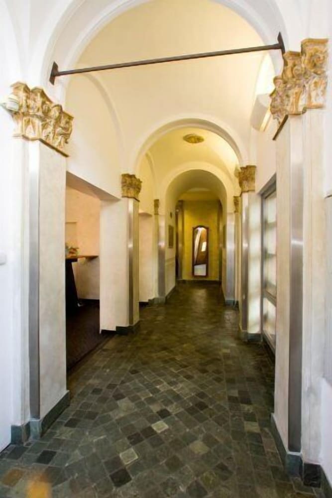 Фото Superior Hotel Prague