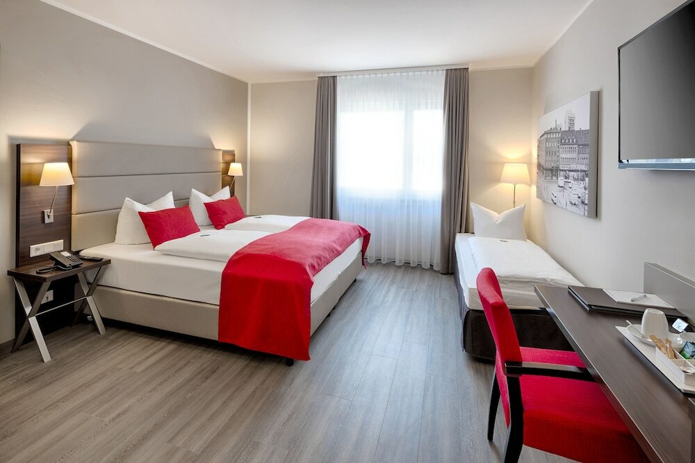 Фото Hotel bomonti Nürnberg West