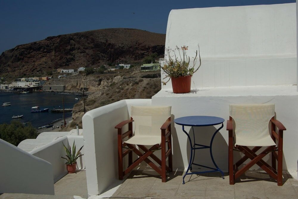 Фото Akrotiri Hotel