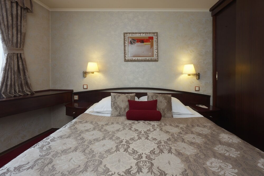 Фото Hotel Capitol