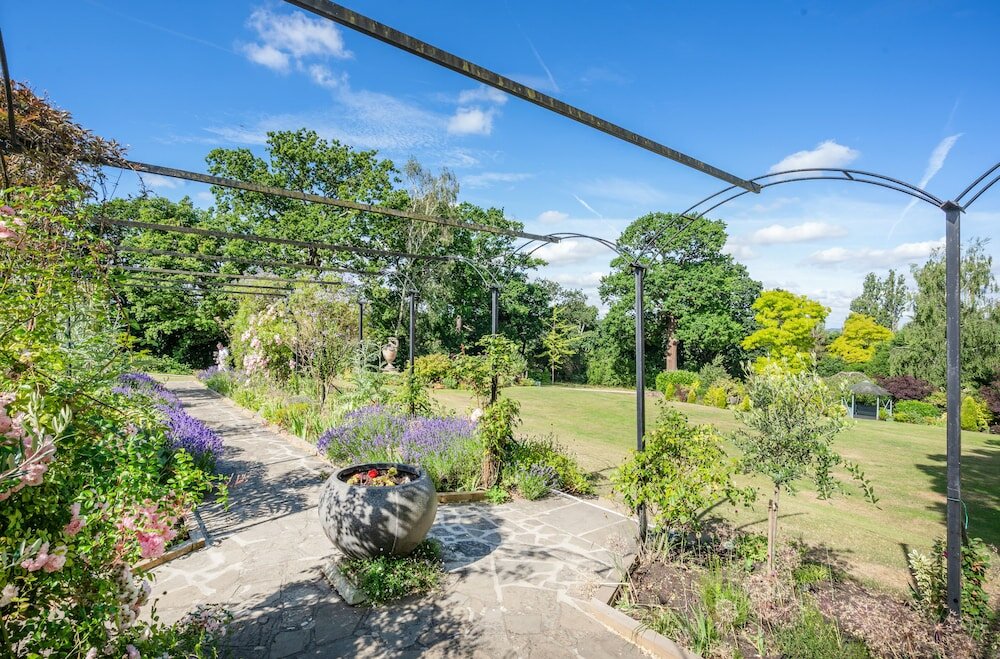 Фото The Bromley Court Hotel