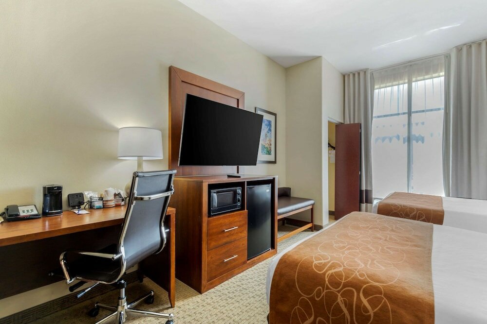 Фото Comfort Suites Pflugerville - Austin North