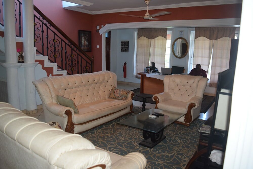 Фото Coconut Pointe Villa & Beach Resort