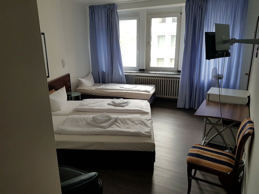 Фото Hotel Berliner Hof