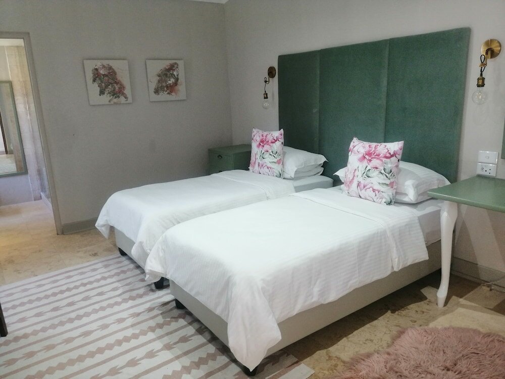 Фото Little Scotia Guest House