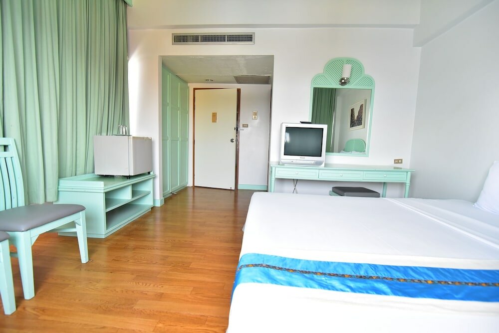 Фото Thumrin Hotel