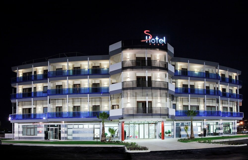 Фото отеля 1