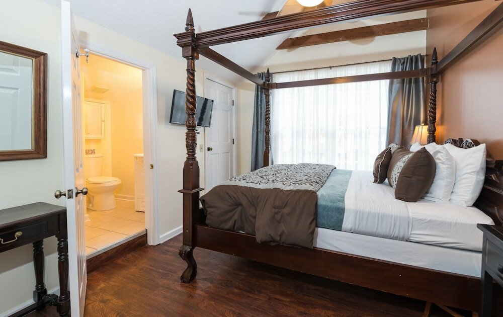 Фото Old City House Inn and Restaurant