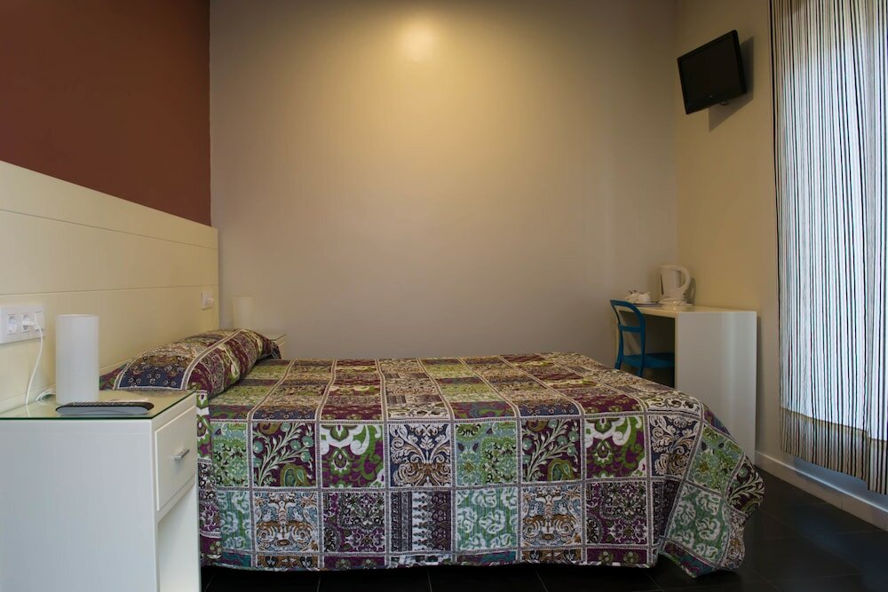 Фото Hostal San Vicente II