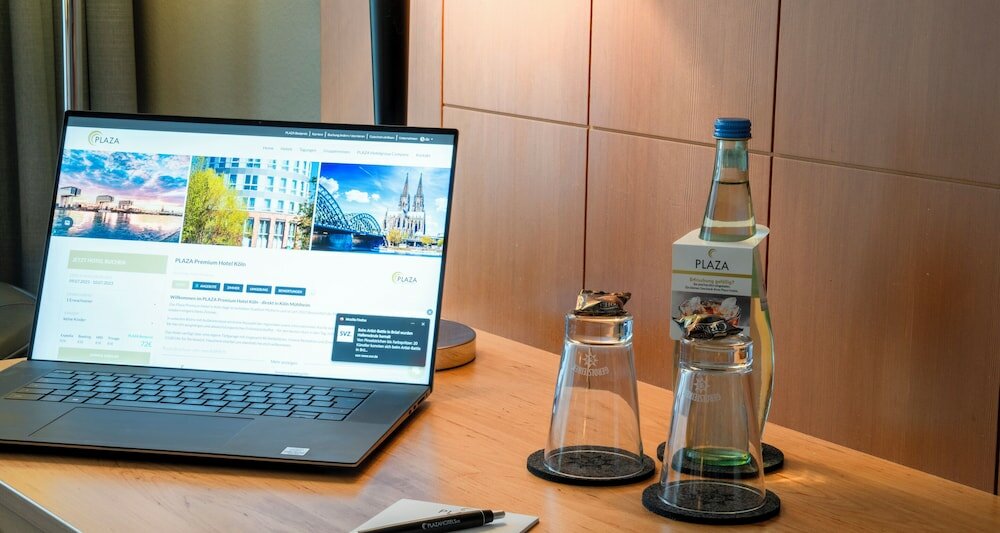 Фото Plaza Premium Köln