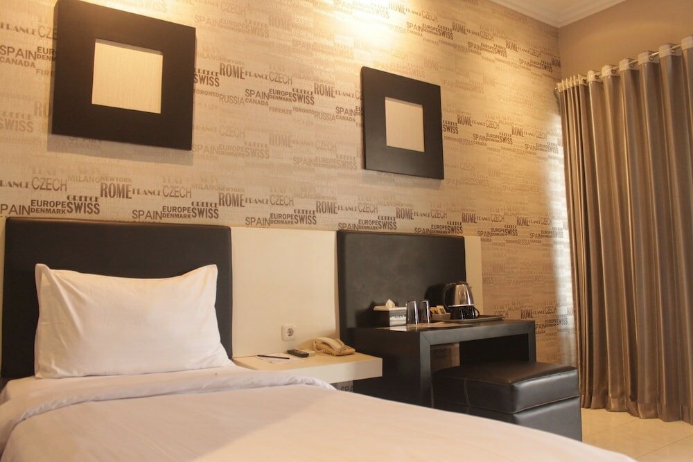 Фото Luminor Hotel Jember