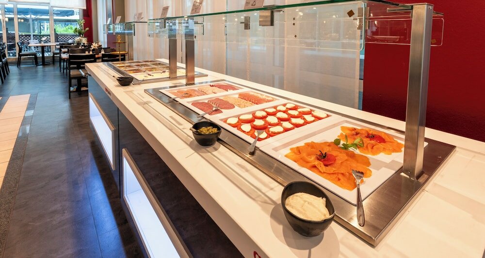 Фото Plaza Premium Köln