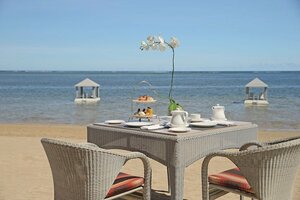 Гостиница Puri Santrian