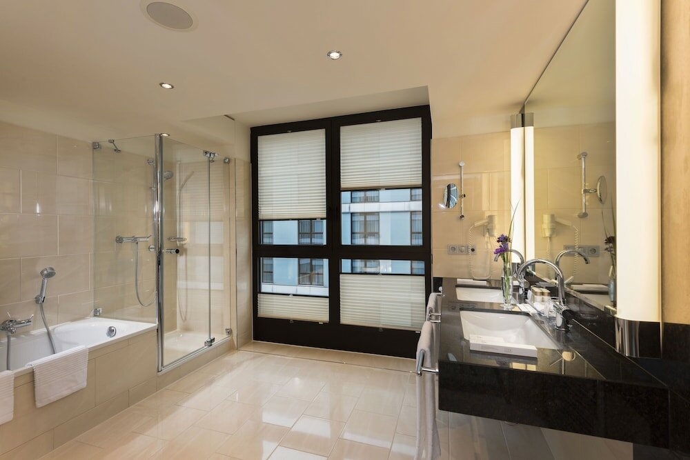 Фото Maritim Hotel Dusseldorf