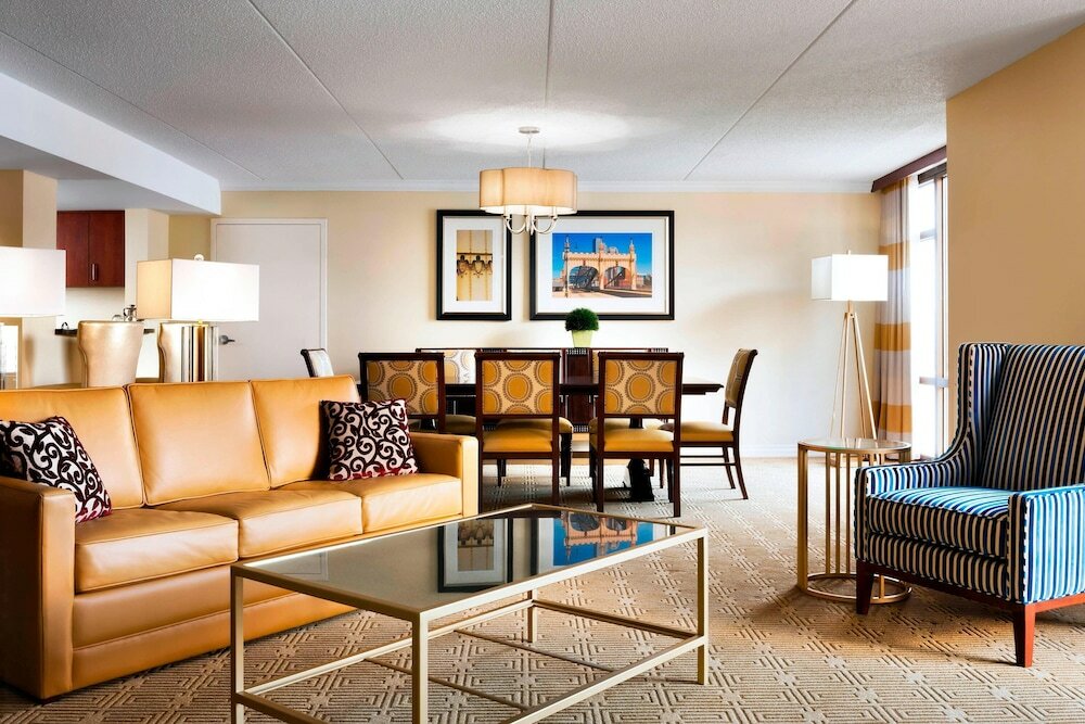 Фото Sheraton Pittsburgh Hotel at Station Square
