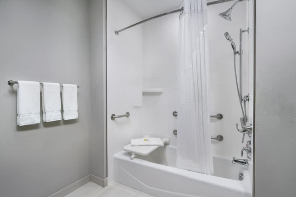 Фото Holiday Inn Express & Suites Midland Loop 250, an Ihg Hotel