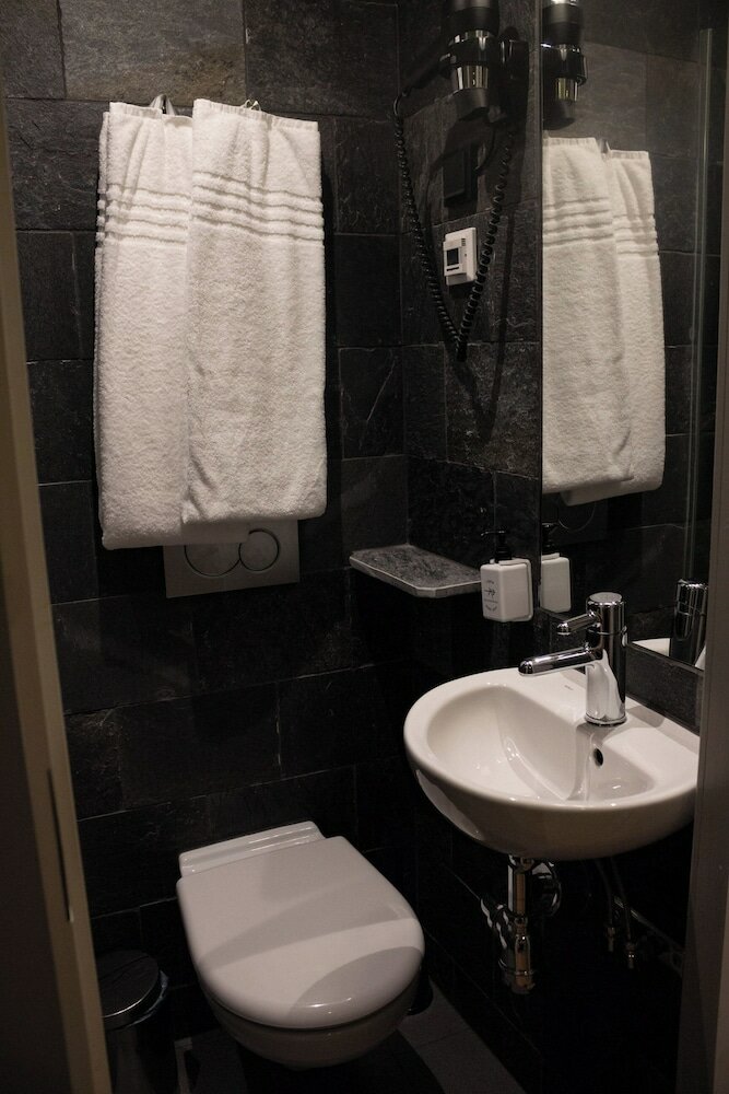 Фото Hellstens Glashus