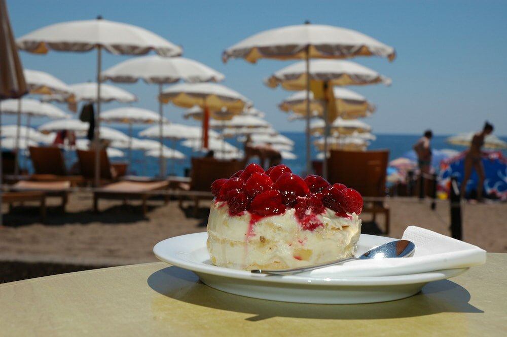 Фото Montenegro Beach Resort