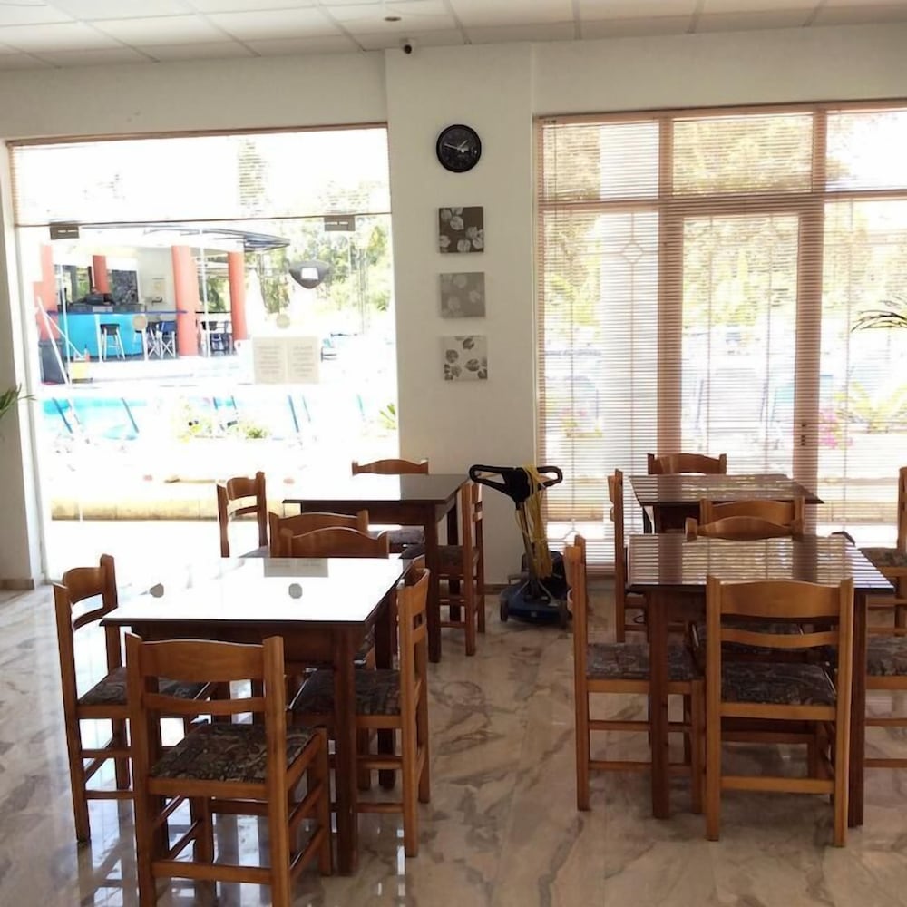 Фото Mariana Hotel