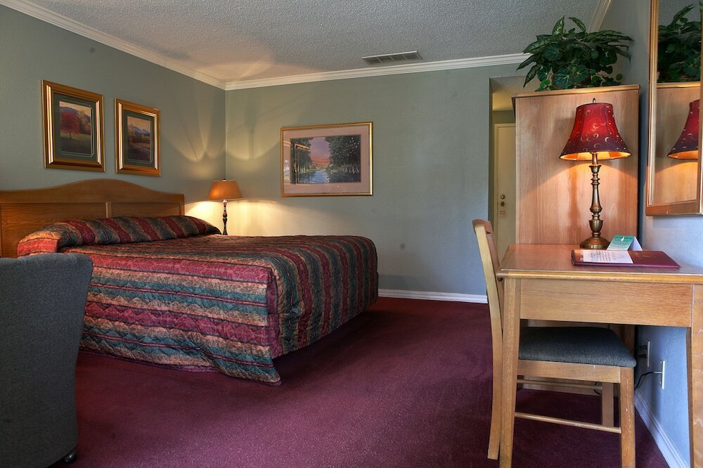 Фото Lamp Liter Inn