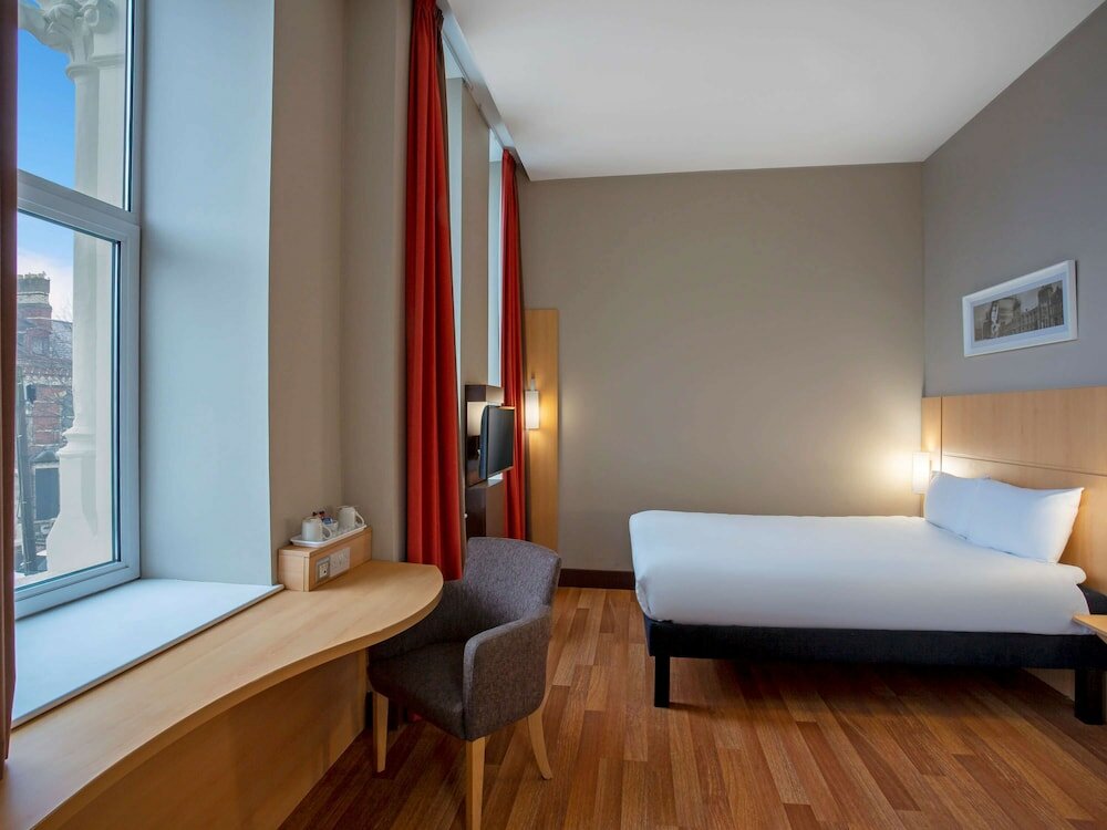 Фото Ibis Belfast Queens Quarter