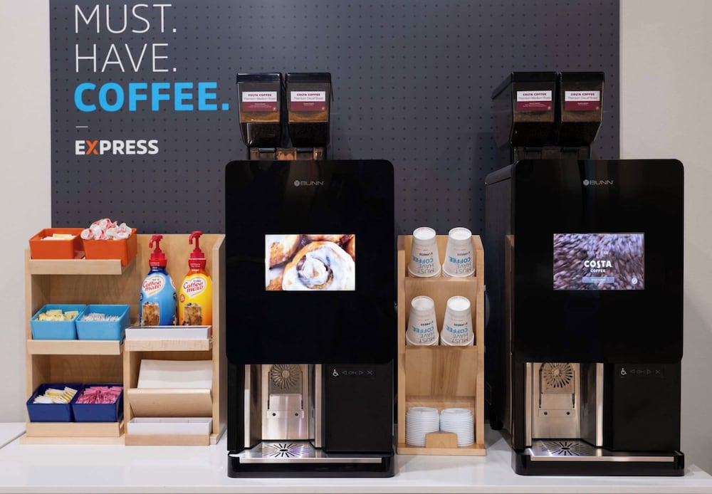 Фото Holiday Inn Express Monterey-Cannery Row, an Ihg Hotel