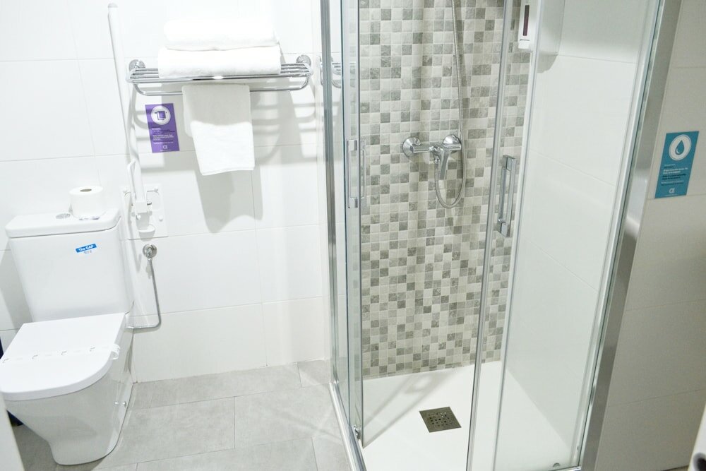 Фото Hostal Alda Puerta Coruña