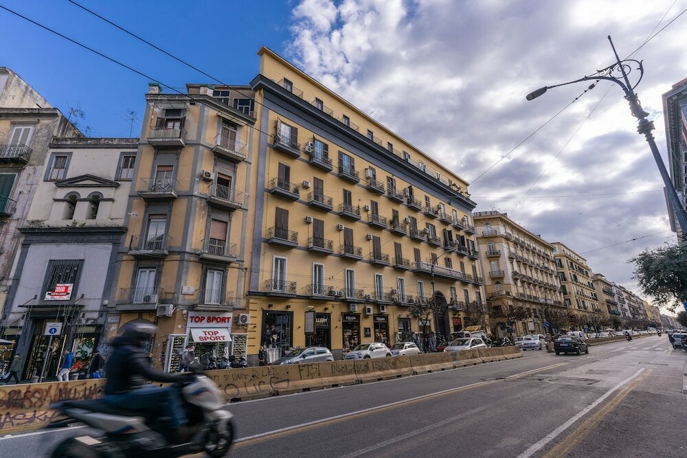 Фото Gallery Suite Naples