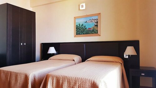 Внешний вид отеля Grand Hotel Paclà в Аволе, фото 3