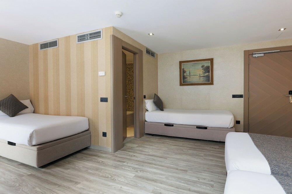 Фото Hotel Suizo