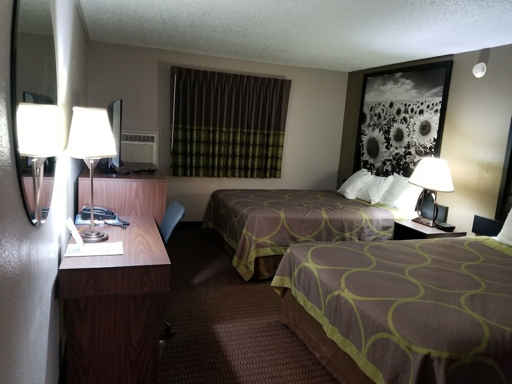 Фото Super 8 by Wyndham Bismarck