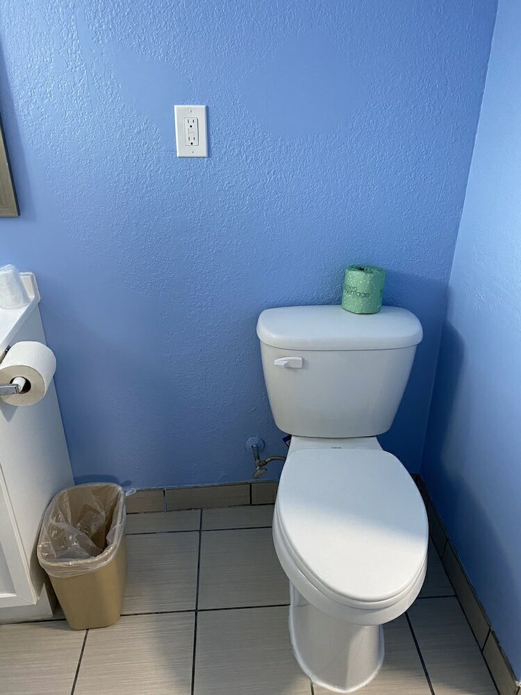 Фото Red Carpet Inn and Suites