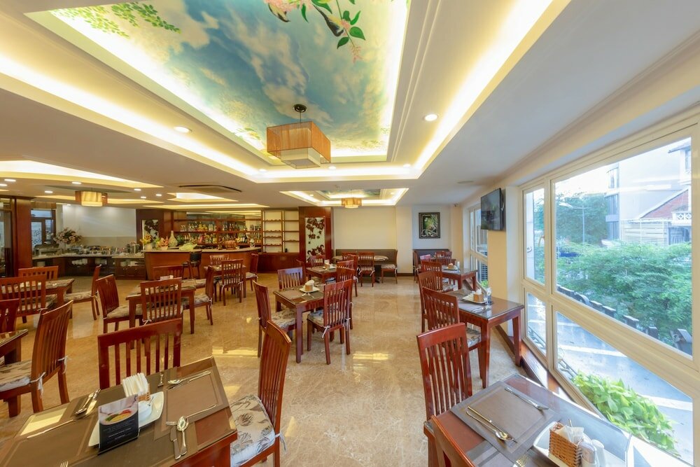 Фото Bon Ami Hotel