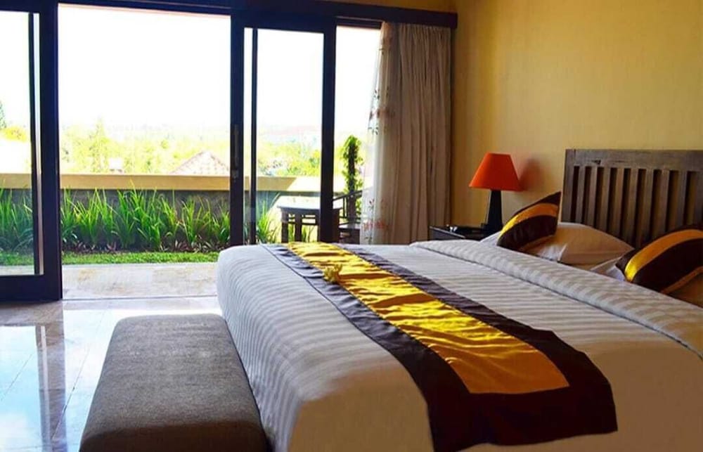 Фото Nirmala Hotel and Convention Centre