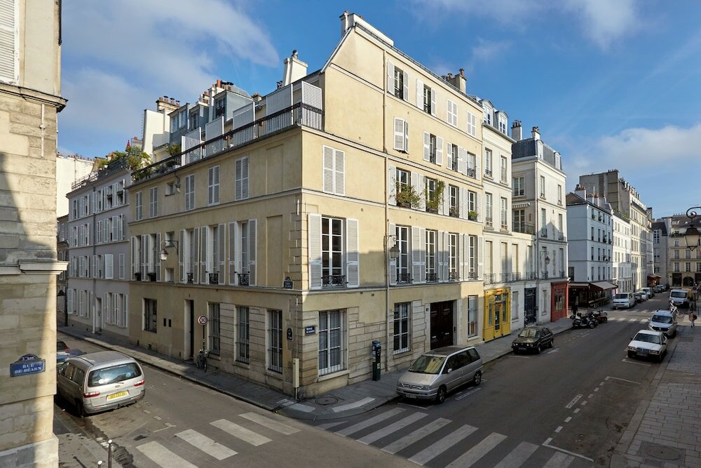 Фото Pavillon de La Reine