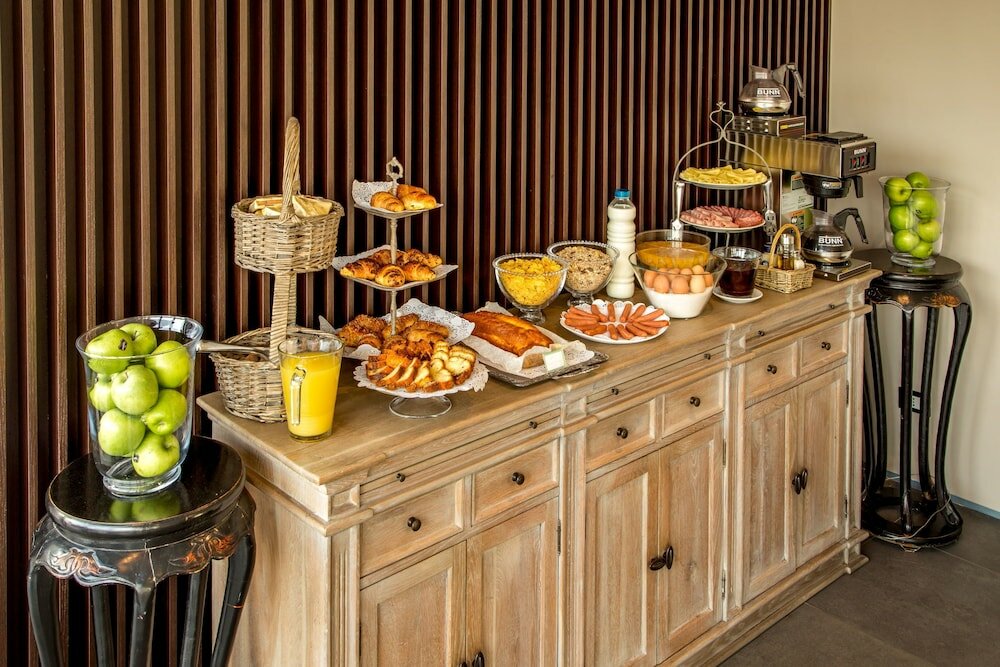 Фото The B Place