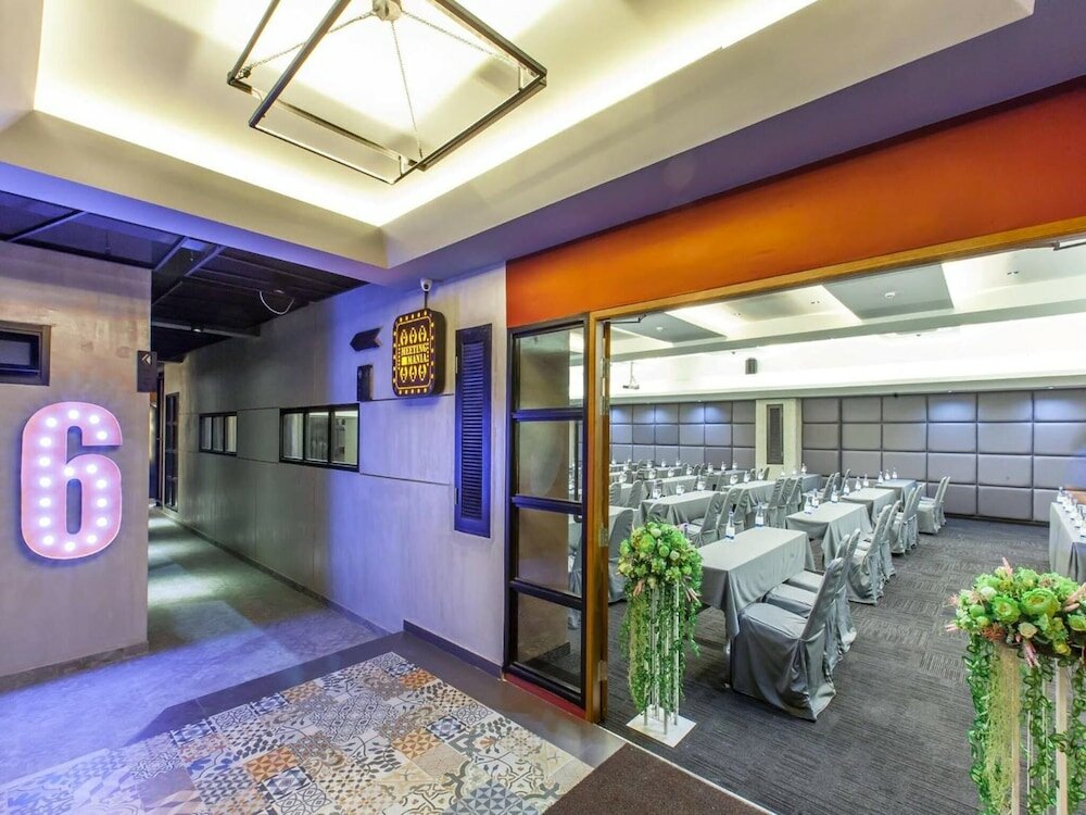 Фото Loftmania Boutique Hotel