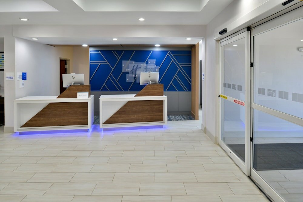 Фото Holiday Inn Express & Suites Carthage