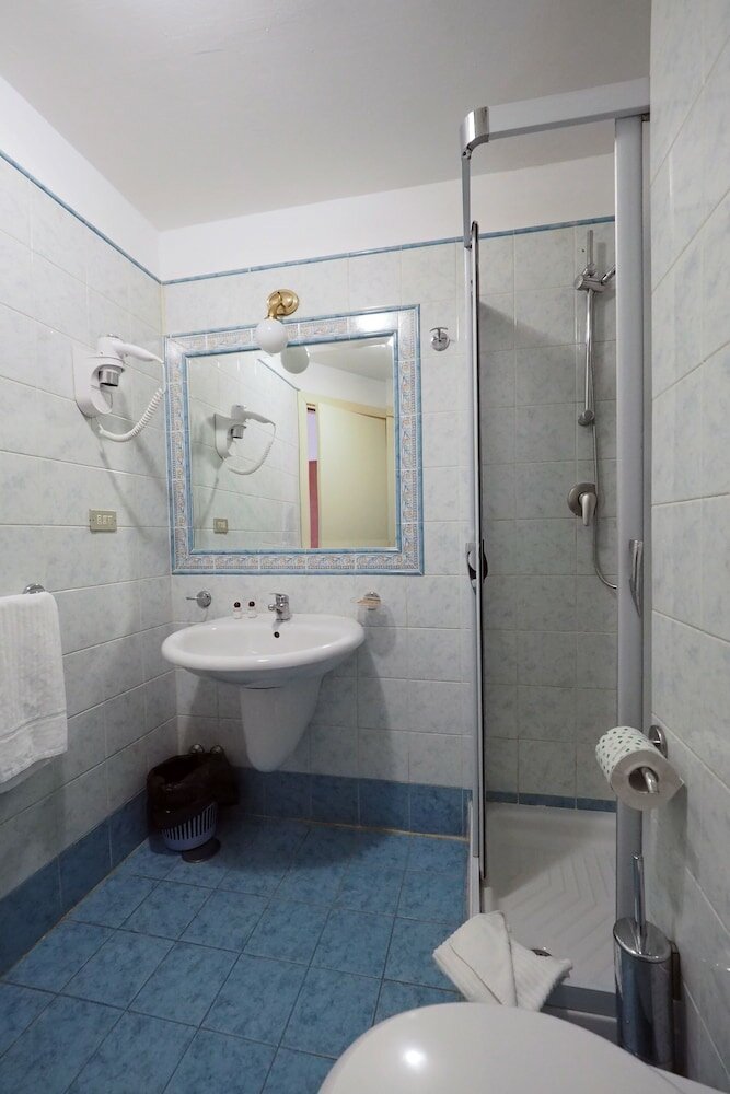 Фото Hotel Laura