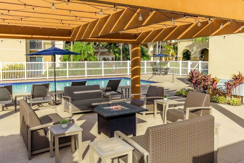 Фото Courtyard by Marriott Fort Lauderdale North/Cypress Creek