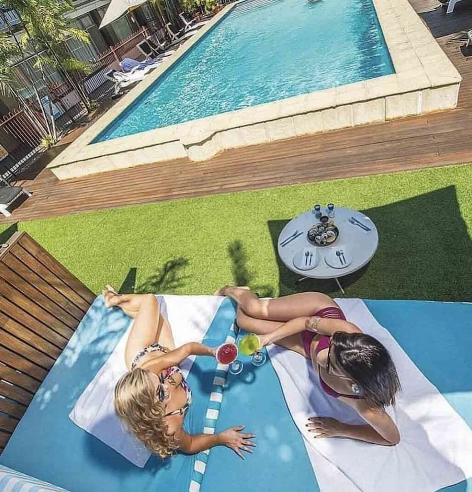 Фото The Cavenagh Hotel