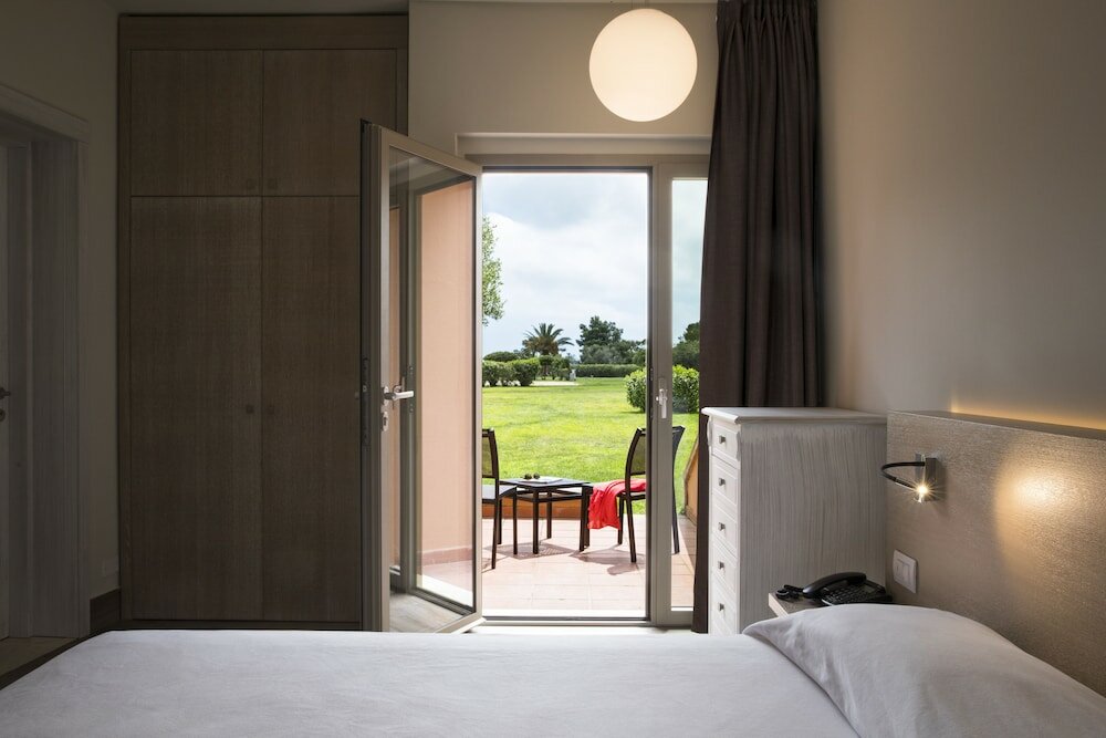 Фото Курортный отель Is Molas Resort