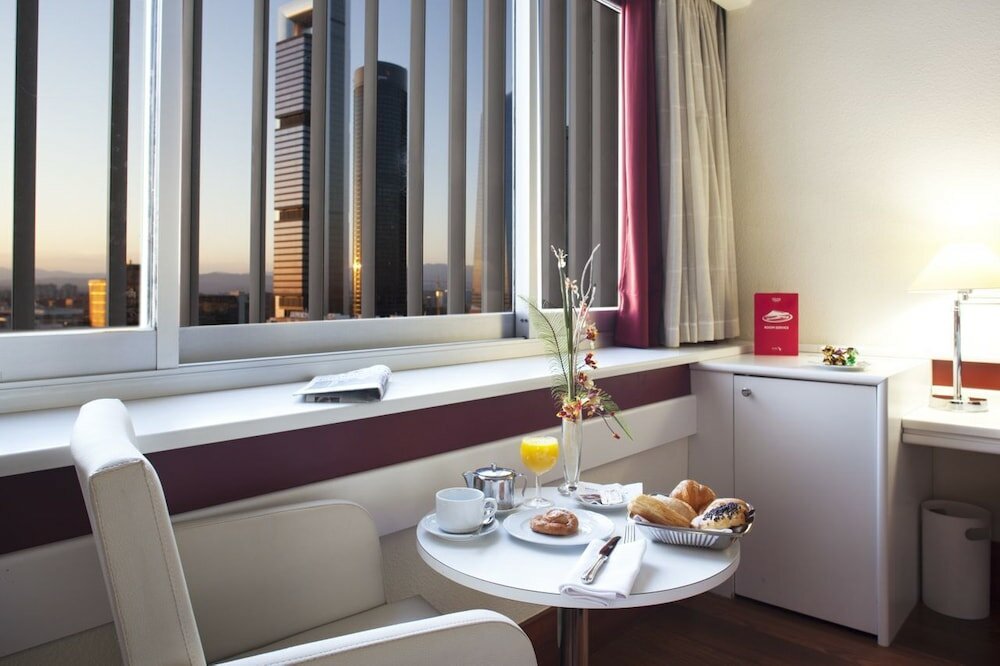 Фото Hotel Chamartin The One