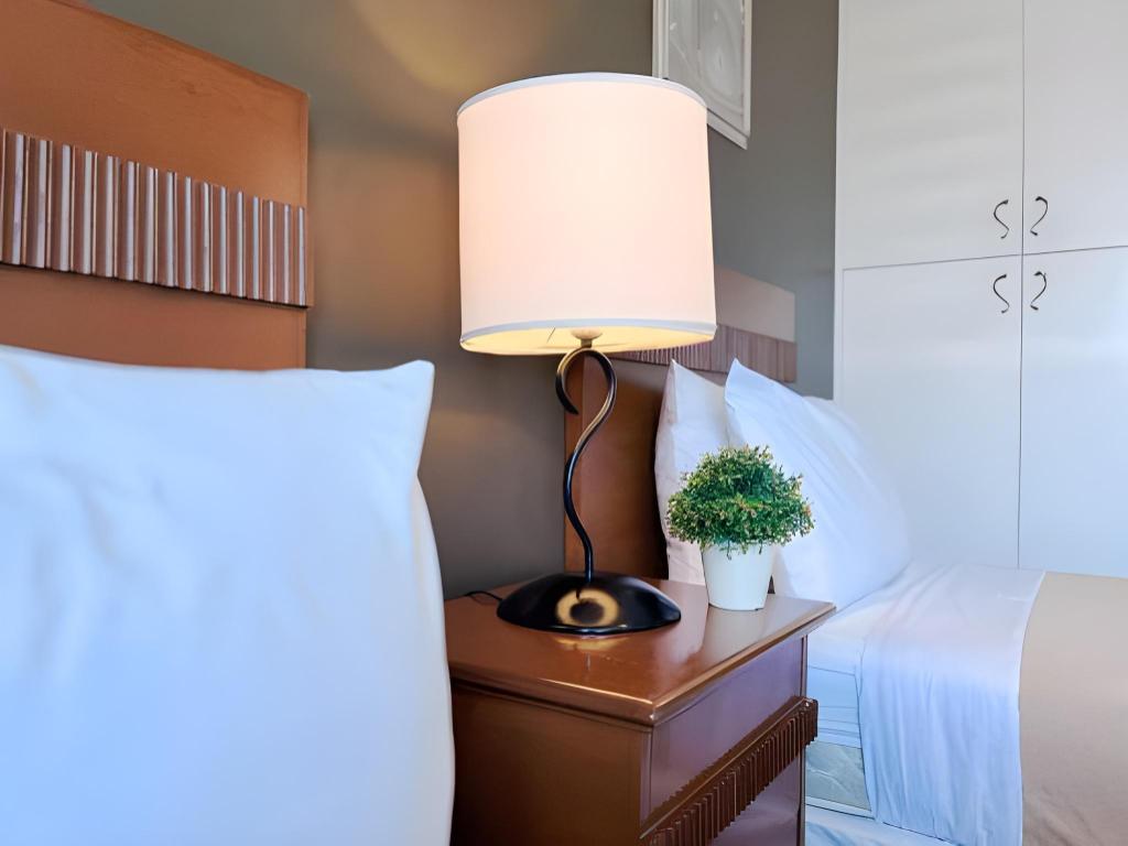 Фото Townhouse Oak Avitel Hotel