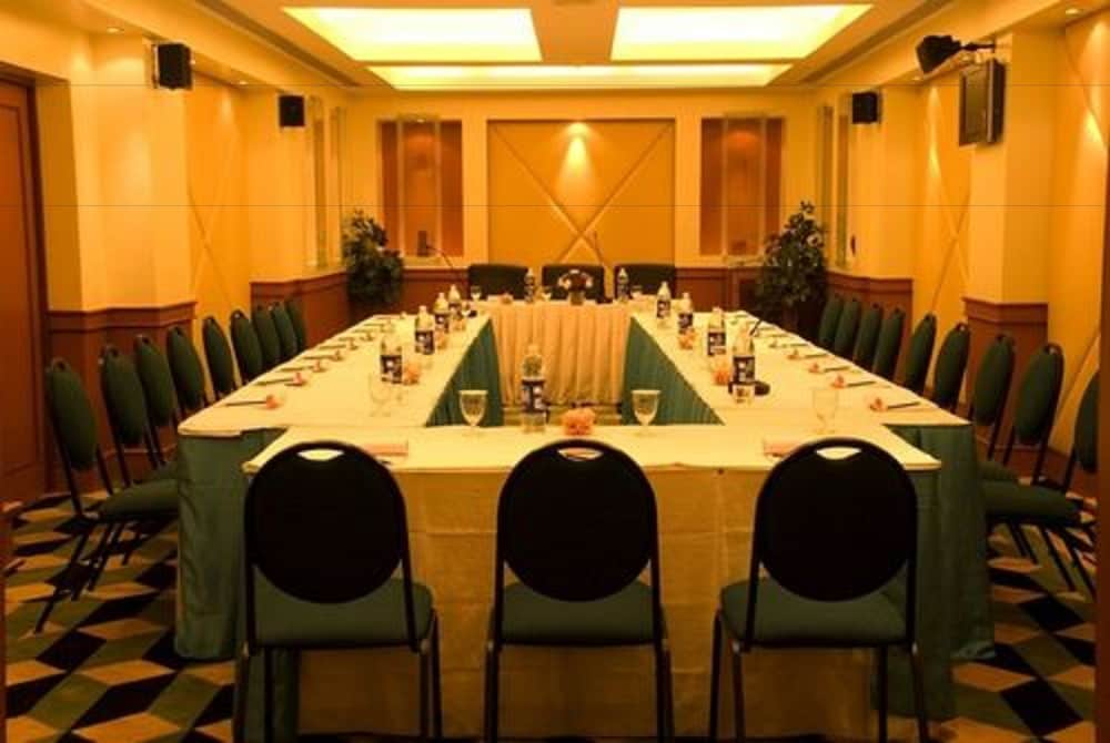 Фото The Residency Karur