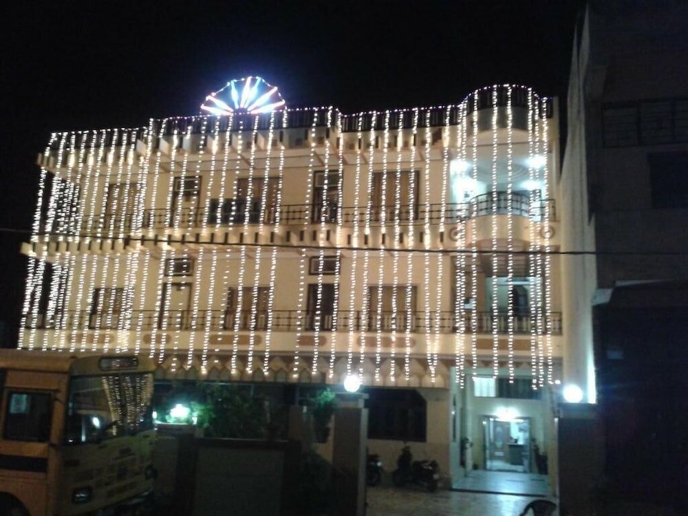 Фото отеля 2